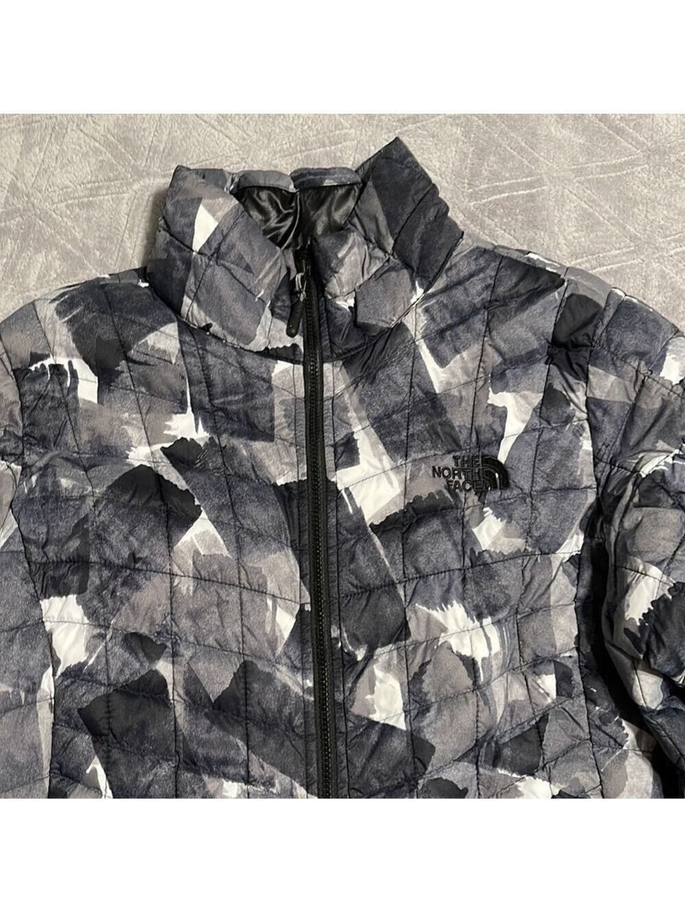 NORTH face jacket - Picture 6 of 8